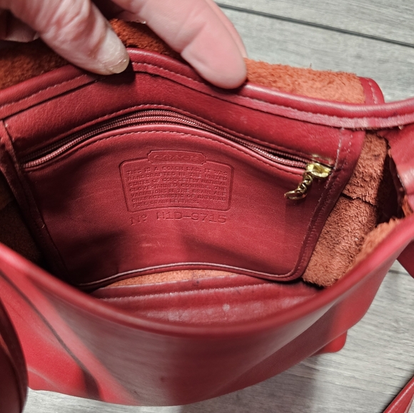 Coach EUC Bags Vintage Legacy Companion Flap 9715 Red Crossbody Bag A Gem - Picture 10 of 12